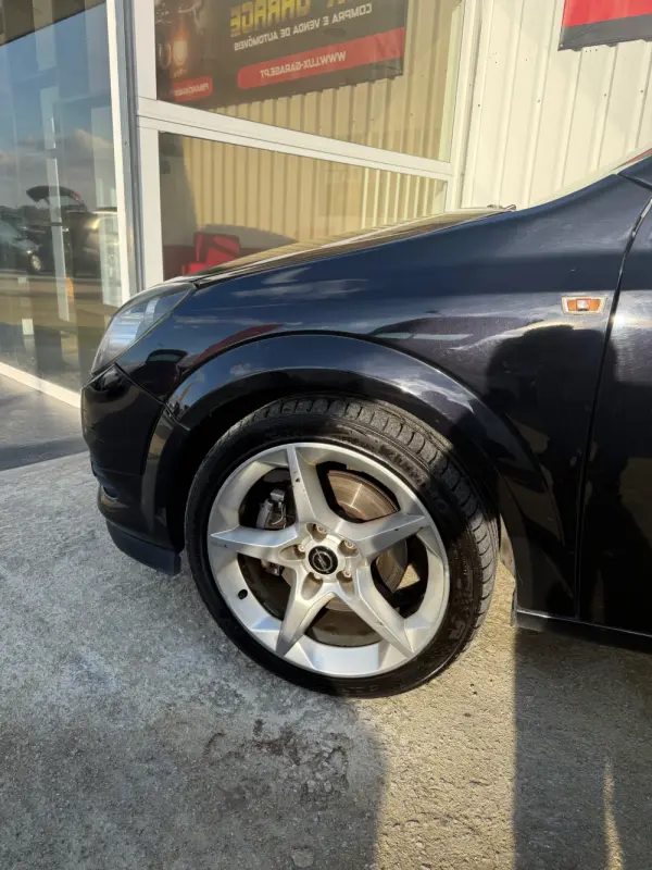 Opel Astra GTC 1.9 CDTI 3