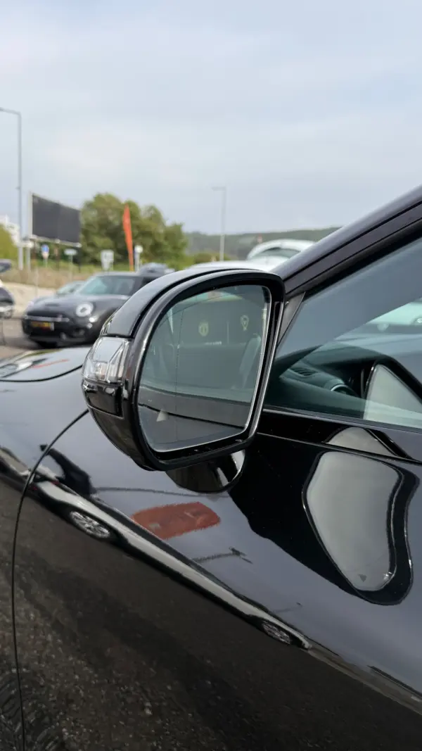 Mercedes-Benz E 220 d AMG Line 11