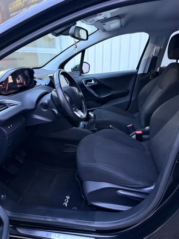 Peugeot 208 1.2 PureTech Style 6