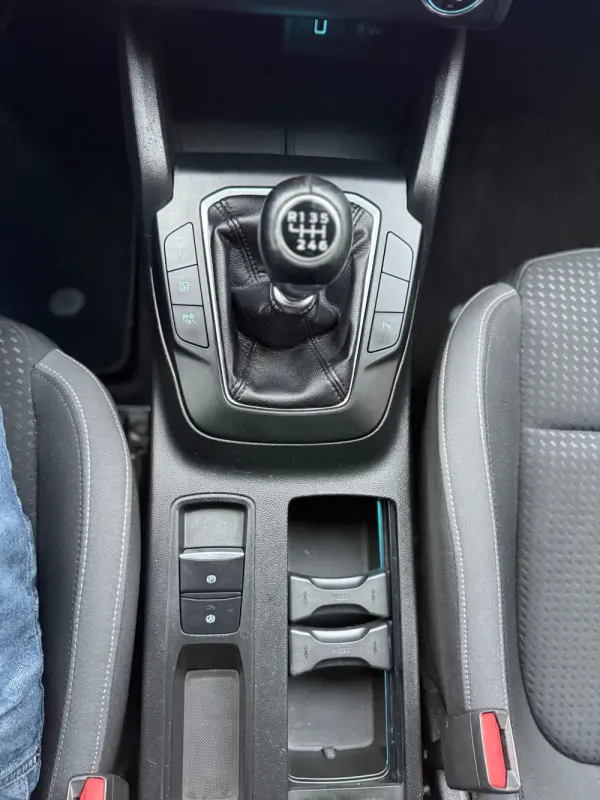 Ford Focus SW 1.5 TDCi EcoBlue Connected 11