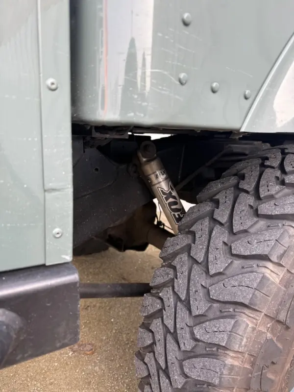 Land Rover Defender 4