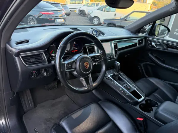 Porsche Macan S 19
