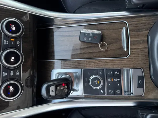 Land Rover Range Rover Sport HSE 38