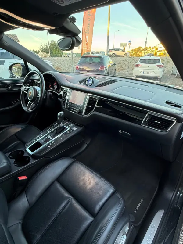 Porsche Macan S 39