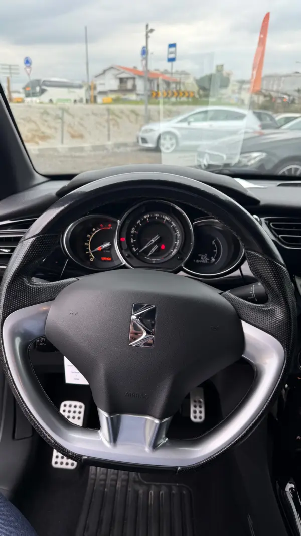 Citroen DS3 1.6 BlueHDi Sport Chic 11