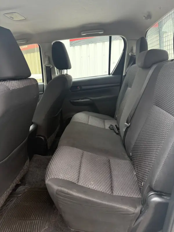 Toyota Hilux 2.4 D-4D 4WD CD CH 7