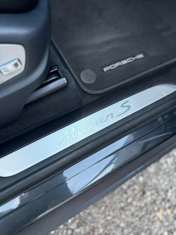 Porsche Macan S 40
