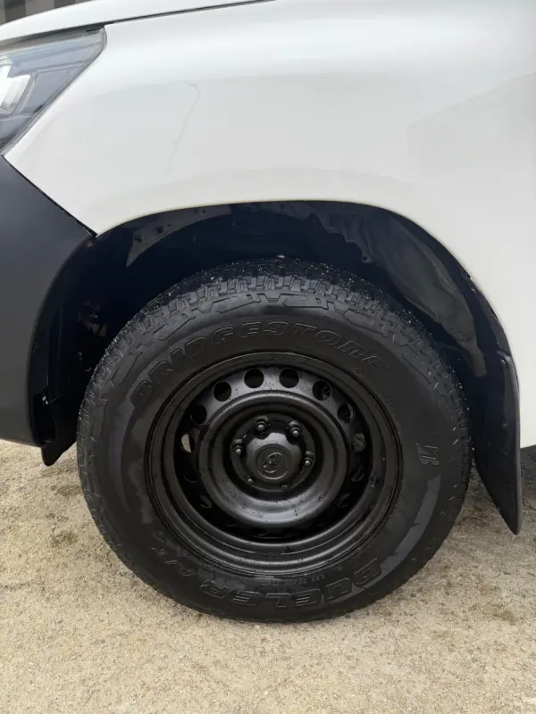 Toyota Hilux 2.4 D-4D 4WD CD CH 4