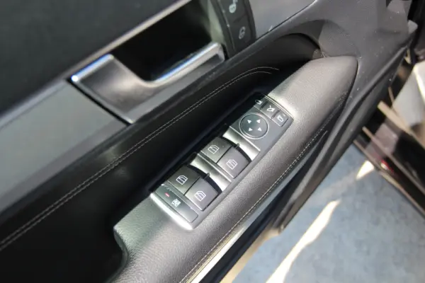 Mercedes-Benz E 250 BlueTEC Auto 7