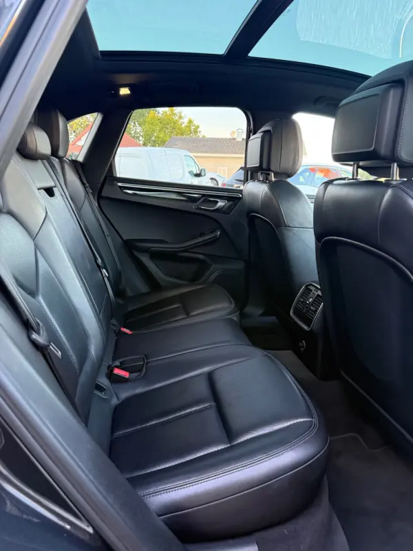 Porsche Macan S 34