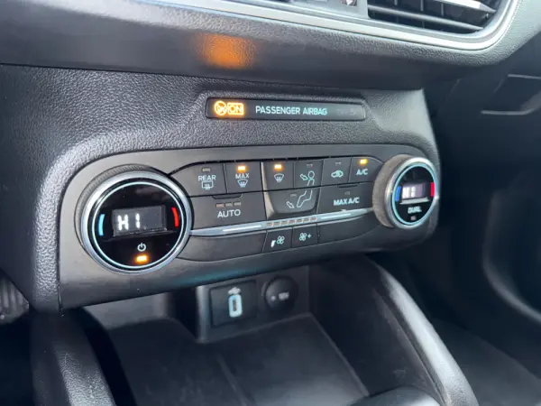 Ford Focus SW 1.5 TDCi EcoBlue Connected 13