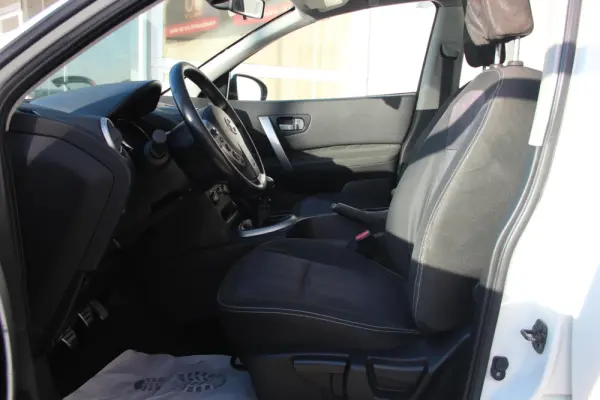 Nissan Qashqai +2 1.6 dCi Tekna Premium 18 360 9