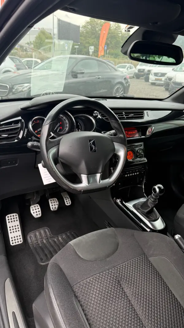 Citroen DS3 1.6 BlueHDi Sport Chic 10