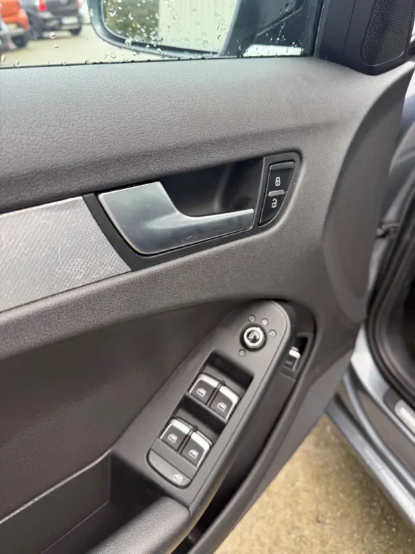 Audi A4 2.0 TDI multitronic Business Line 5