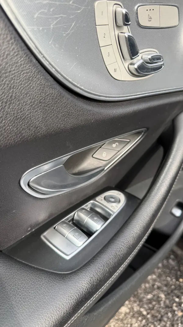 Mercedes-Benz E 220 d AMG Line 16