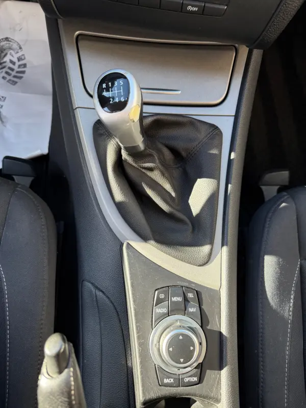 BMW 118 d Line Sport 10