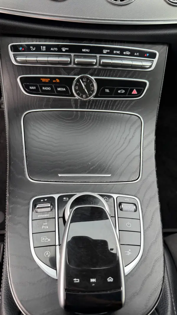 Mercedes-Benz E 220 d AMG Line 26