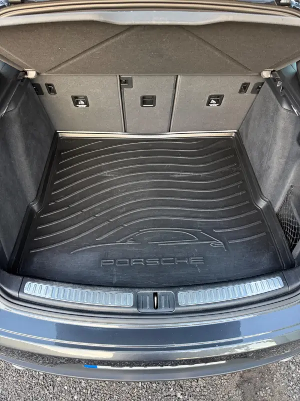 Porsche Macan S 35