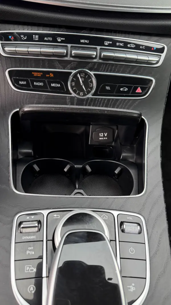 Mercedes-Benz E 220 d AMG Line 27
