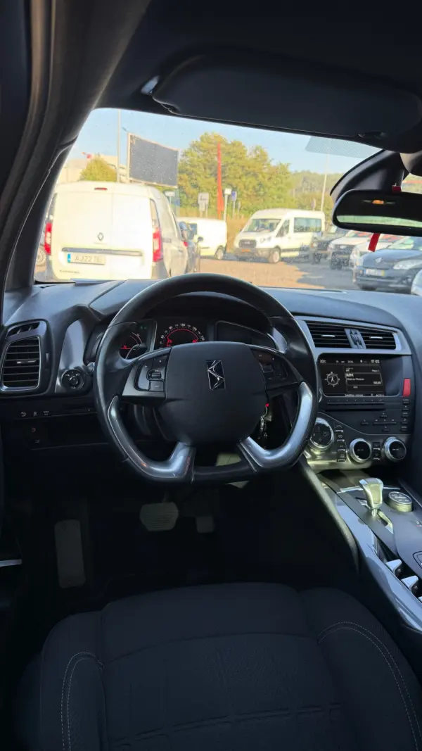 Citroen DS5 2.0 HDi Hybrid4 So Chic CMP6 17
