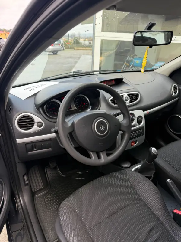 Renault Clio 1.2 16V Rip Curl 5