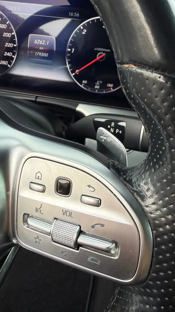 Mercedes-Benz E 220 d AMG Line 28