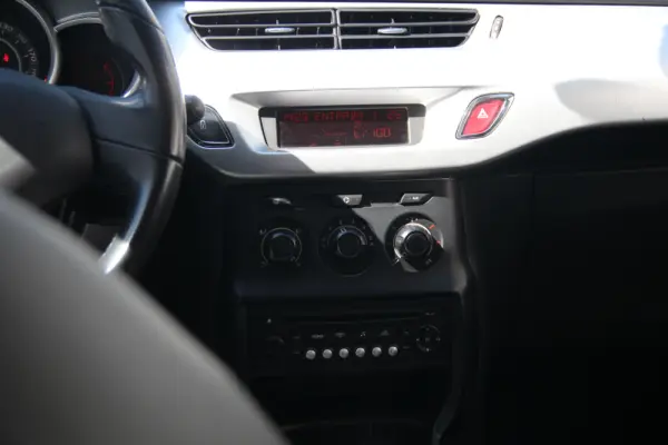 Citroën C3 1.2 VTi Attraction 8