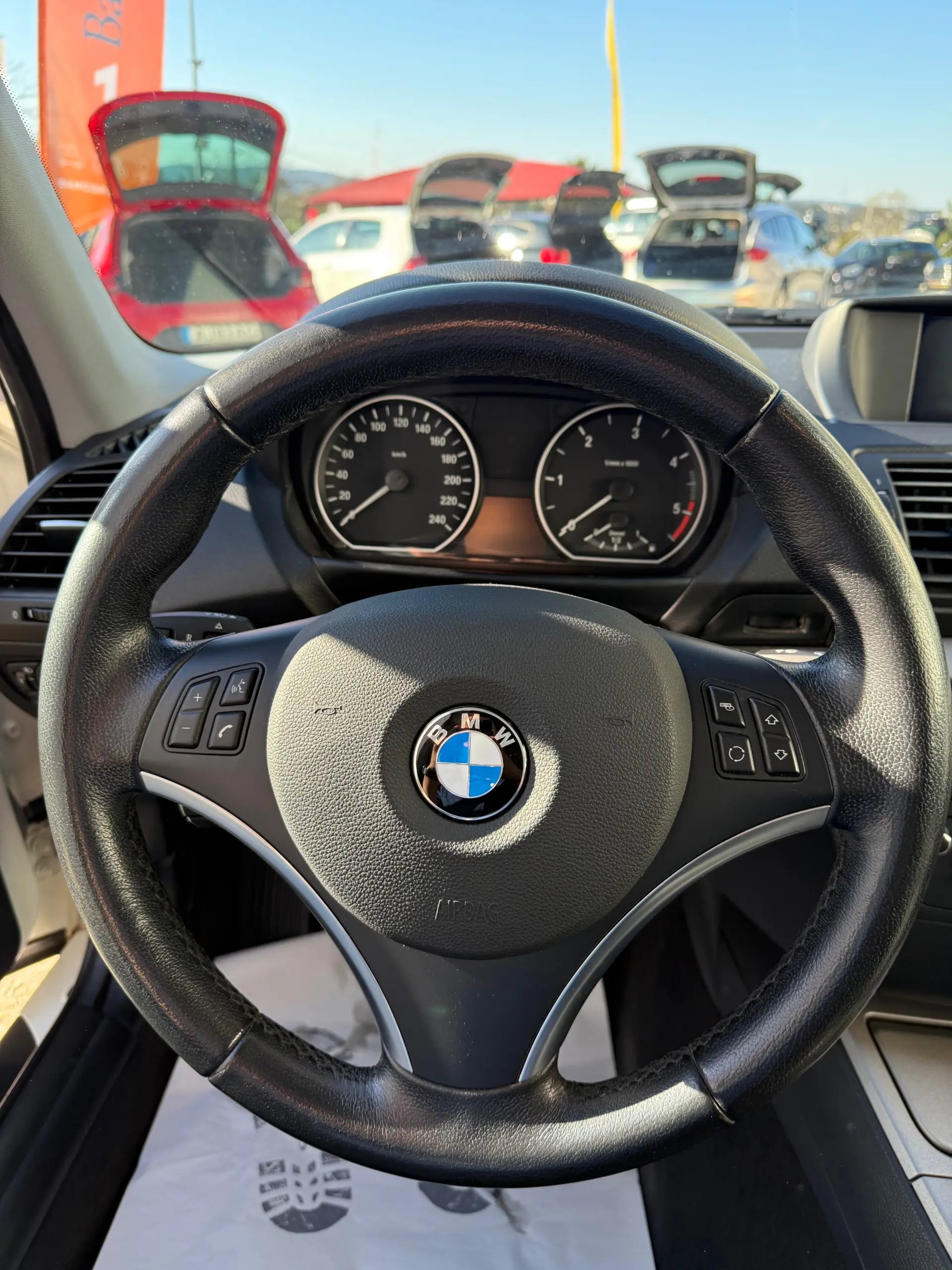 BMW 118 d Line Sport 8