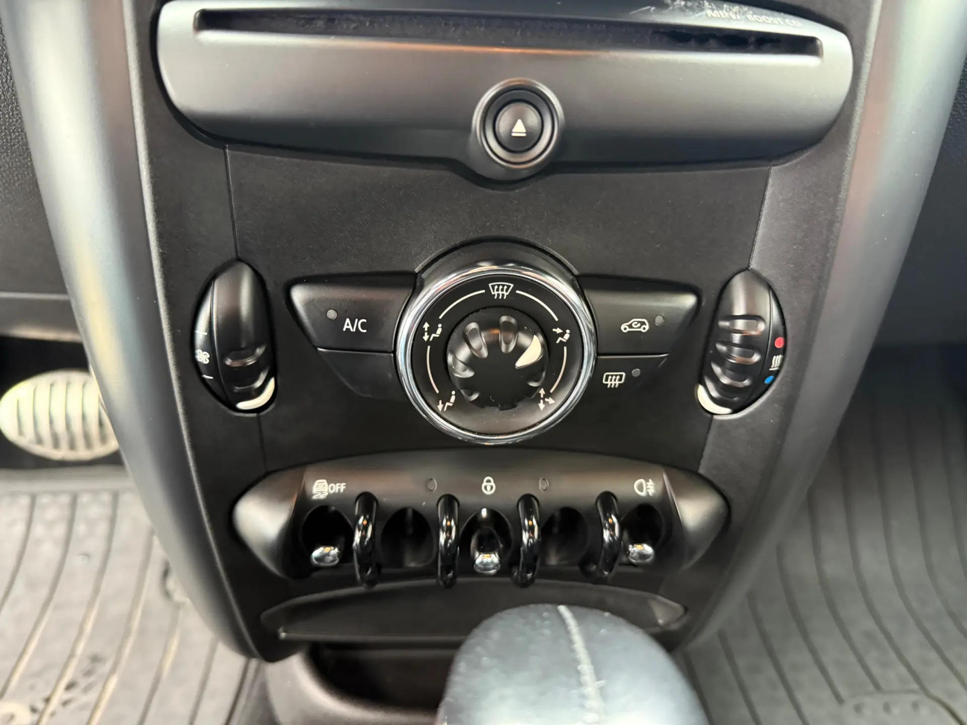 MINI Countryman Cooper SD ALL4 Auto 11