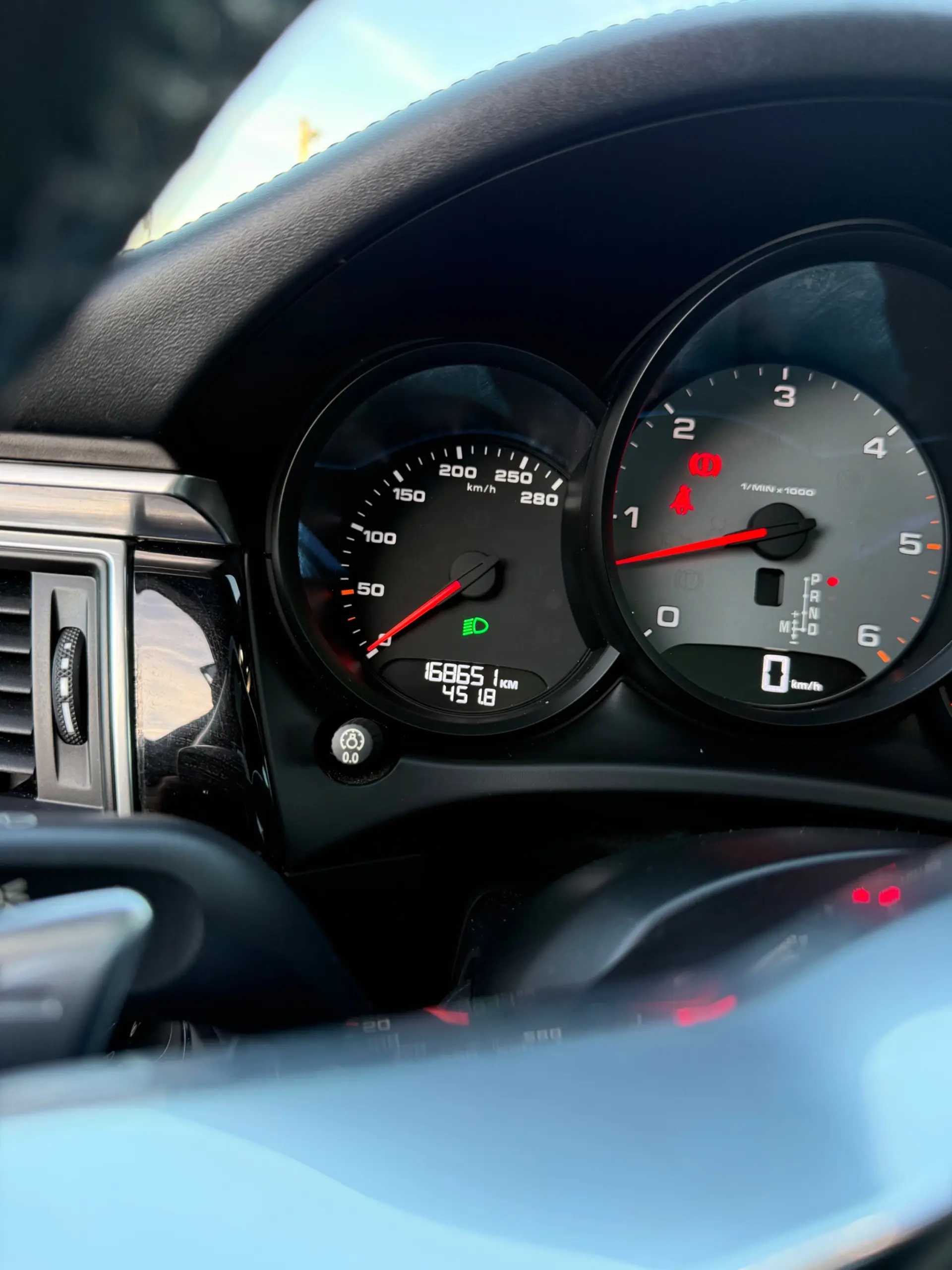 Porsche Macan S 26