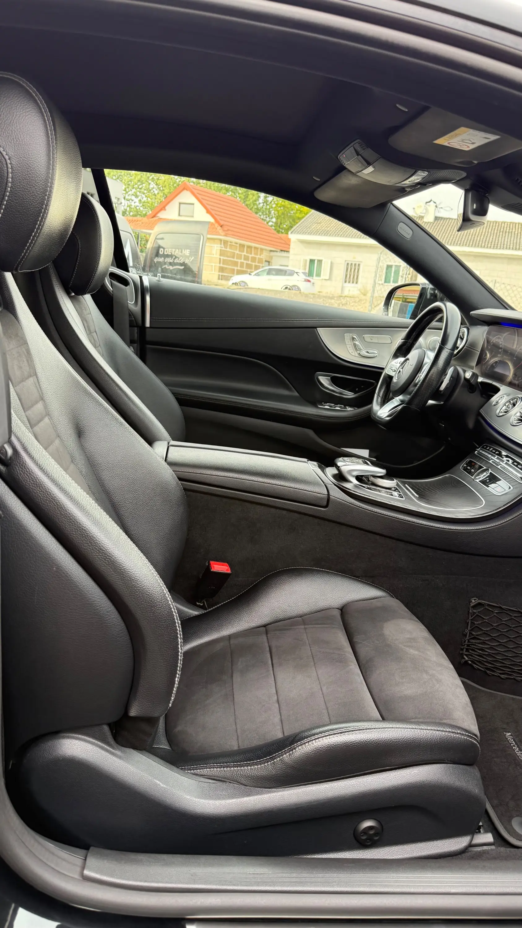 Mercedes-Benz E 220 d AMG Line 37