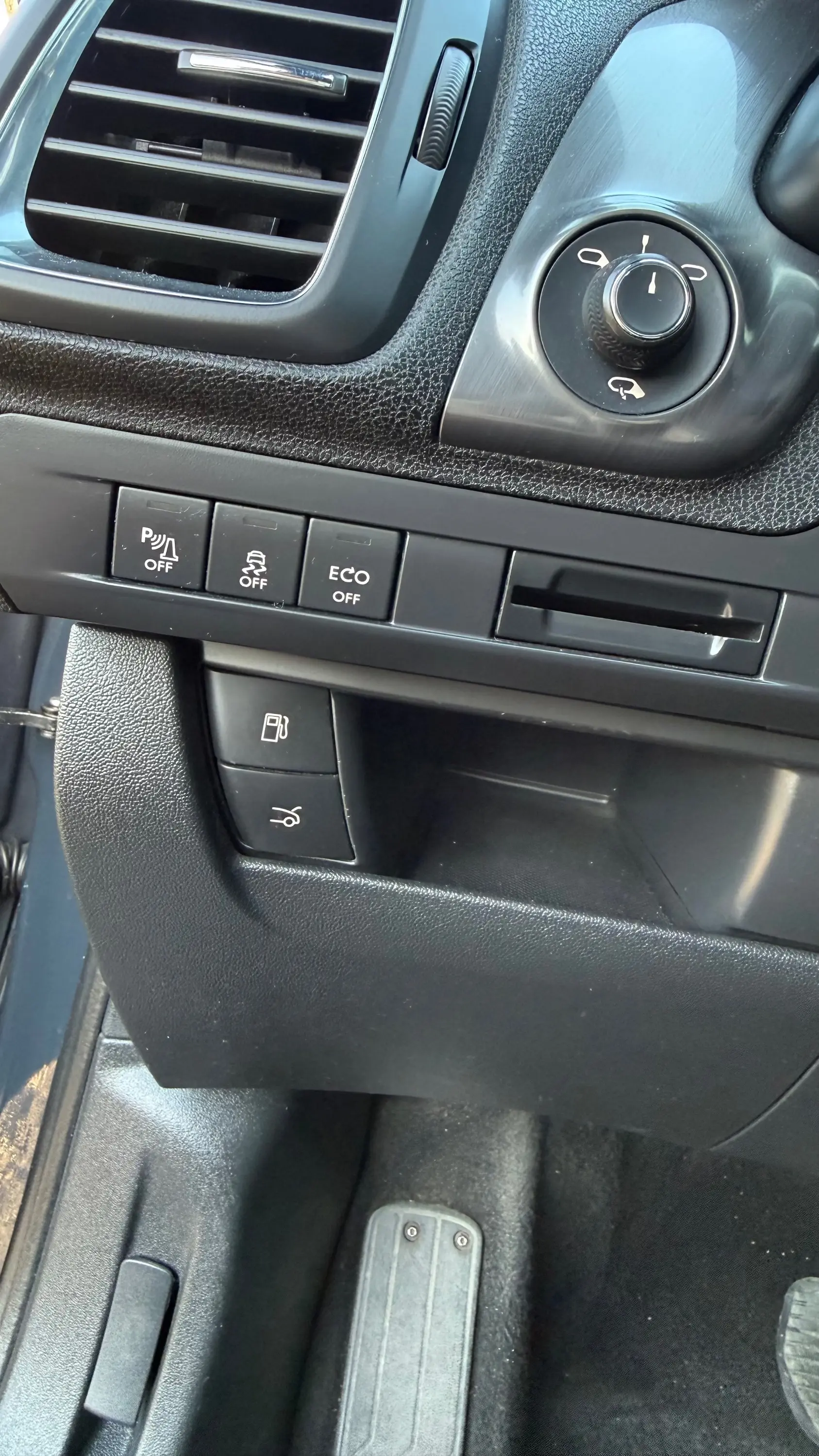 Citroen DS5 2.0 HDi Hybrid4 So Chic CMP6 24