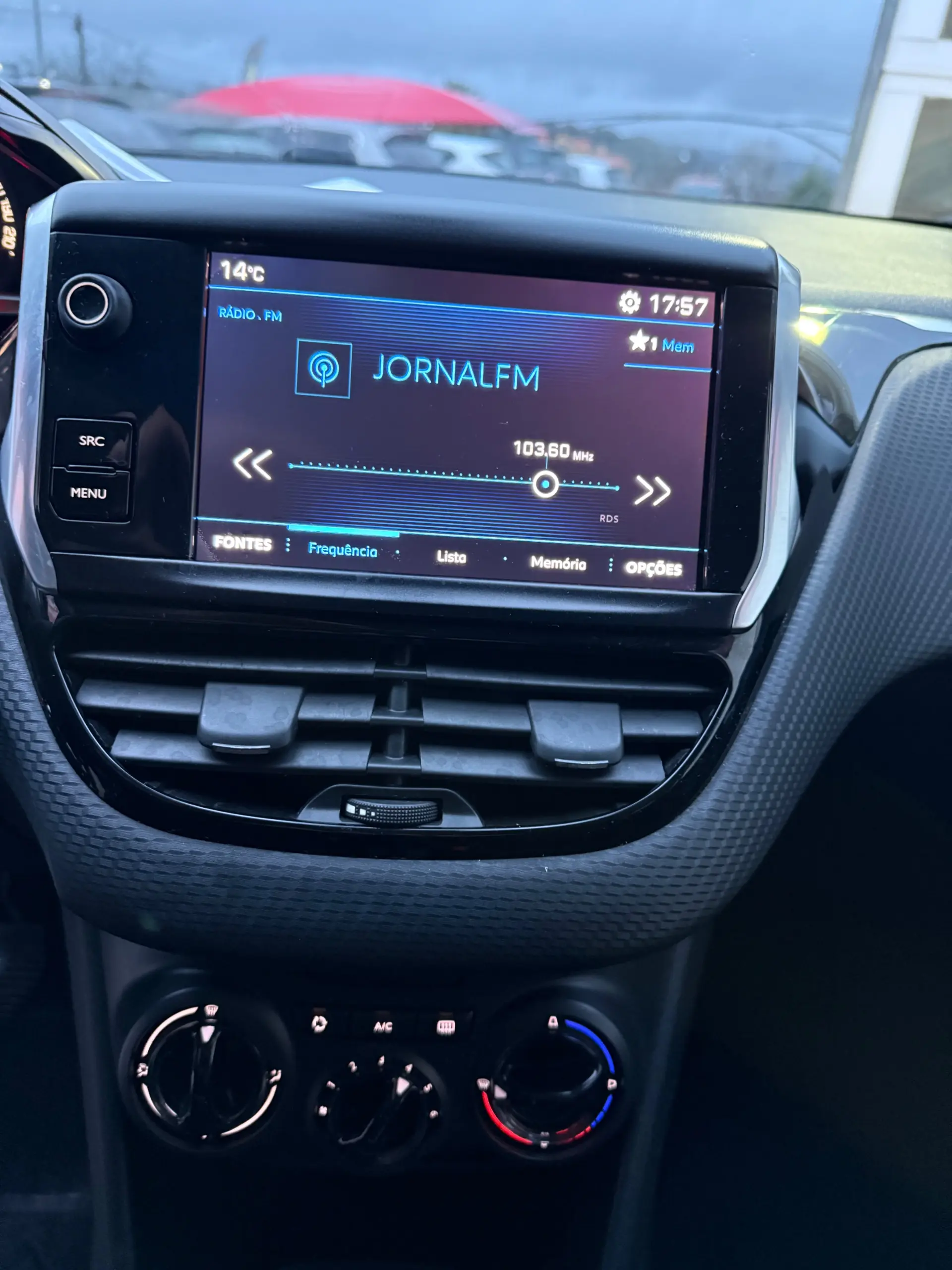 Peugeot 208 1.2 PureTech Style 10