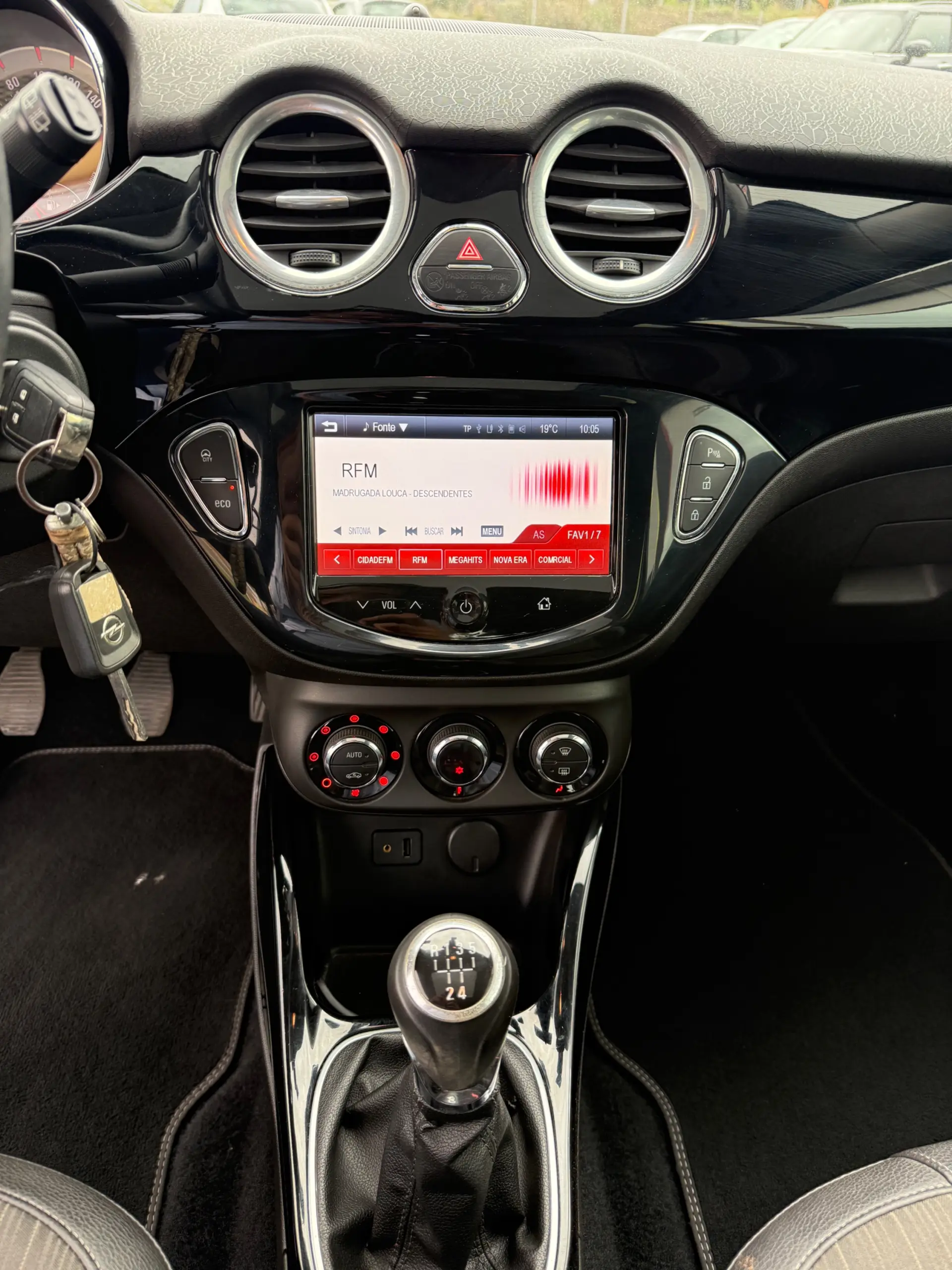 Opel Adam 1.2 Glam 9