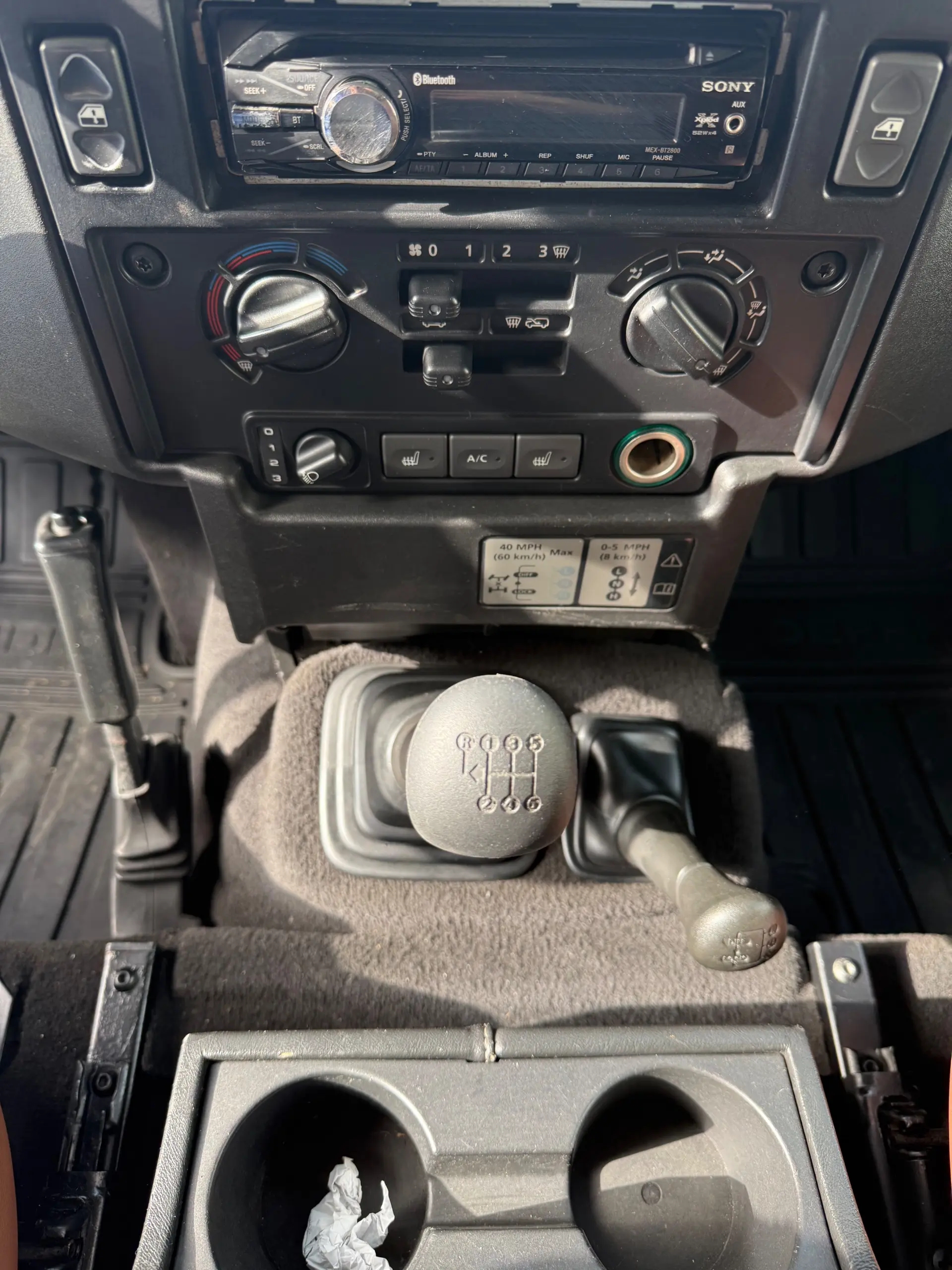 Land Rover Defender 12