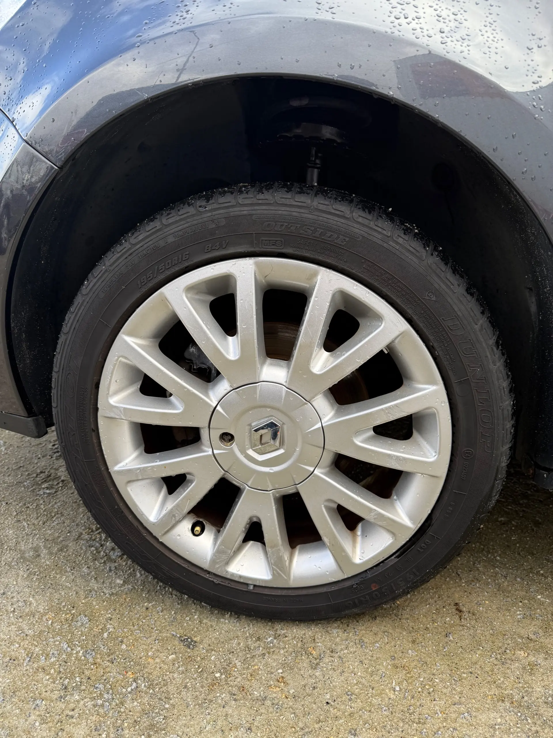 Renault Clio 1.2 16V Rip Curl 3