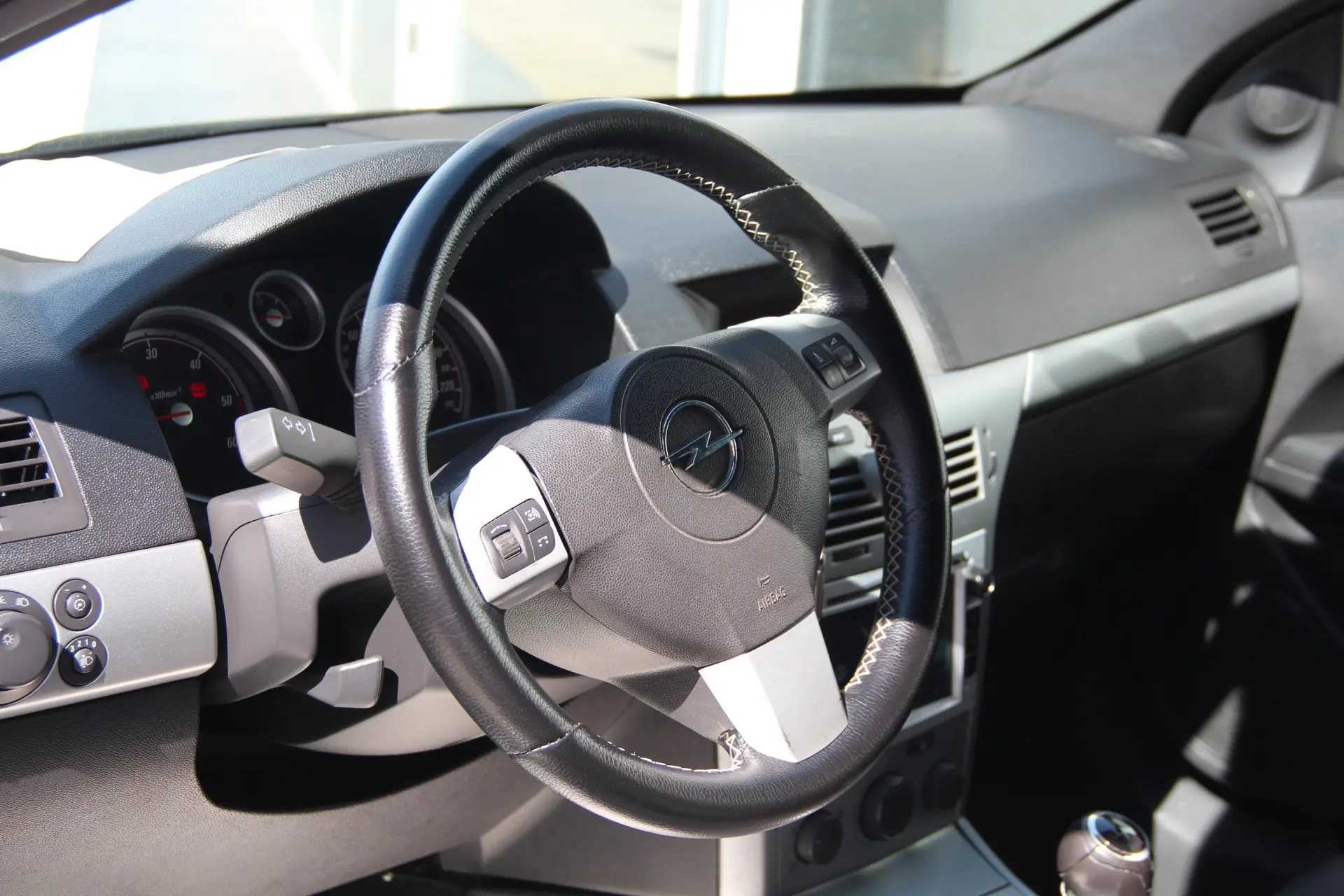 Opel Astra GTC 1.9 CDTI 7