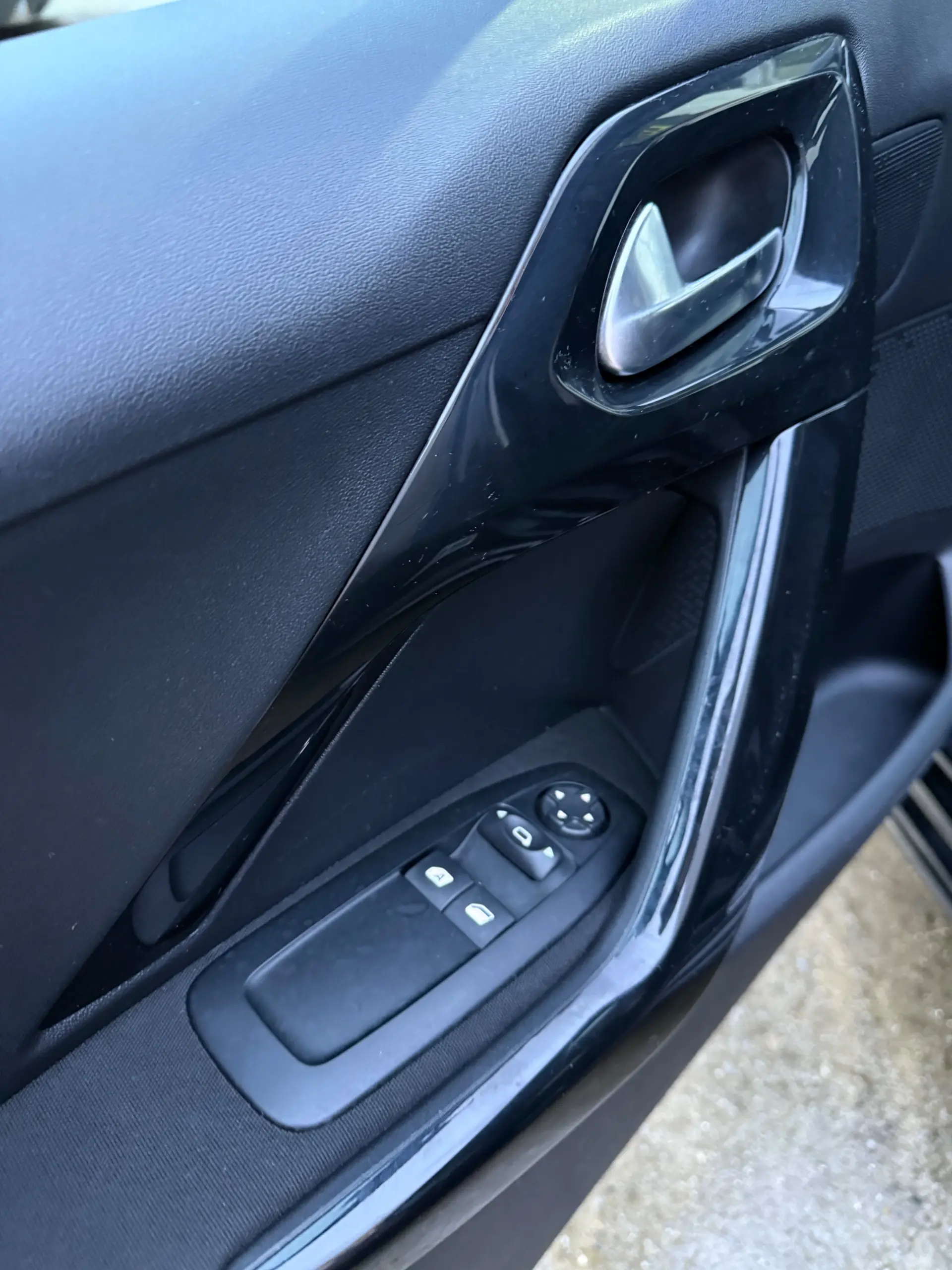 Peugeot 208 1.2 PureTech Style 7