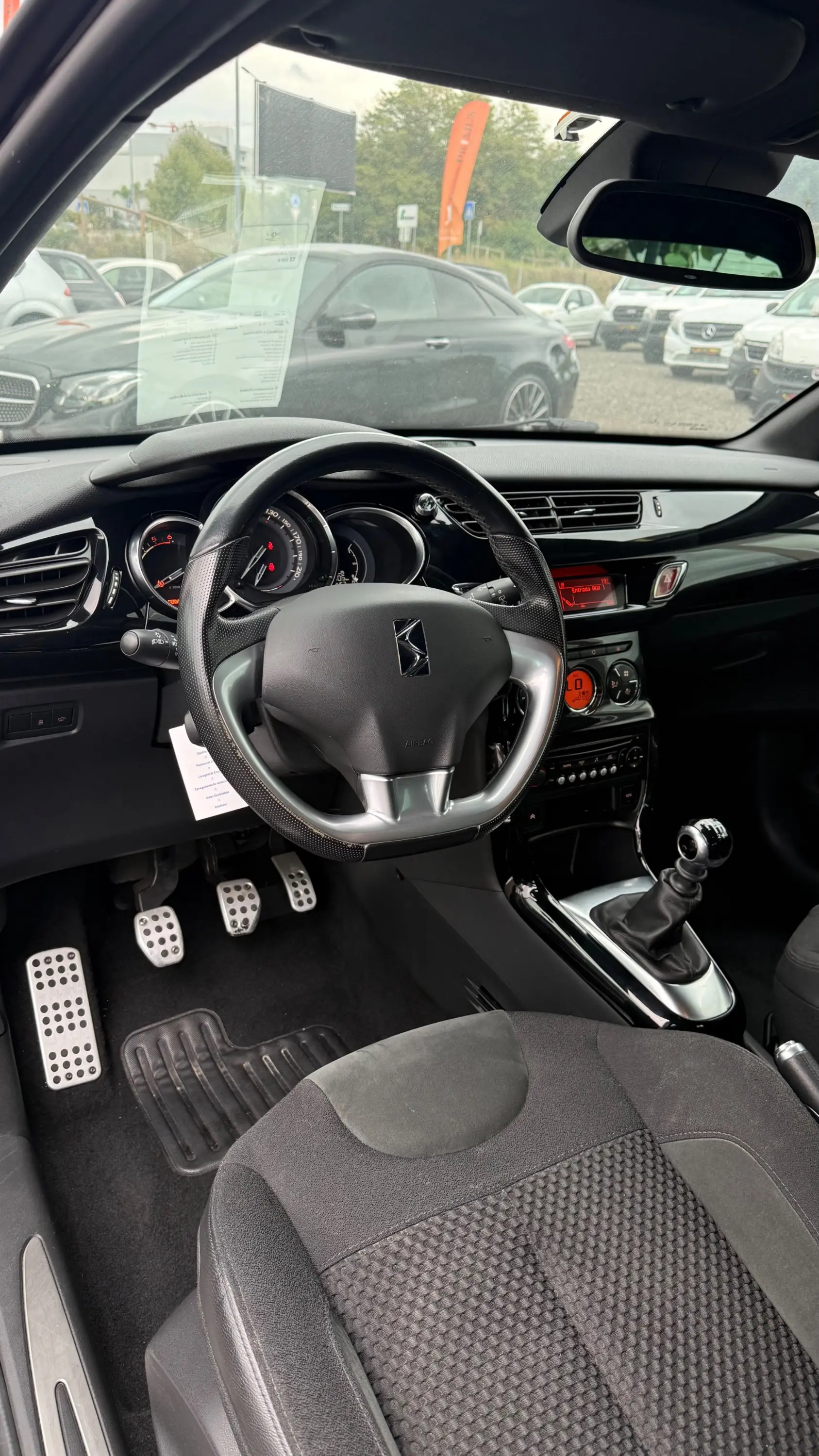 Citroen DS3 1.6 BlueHDi Sport Chic 10