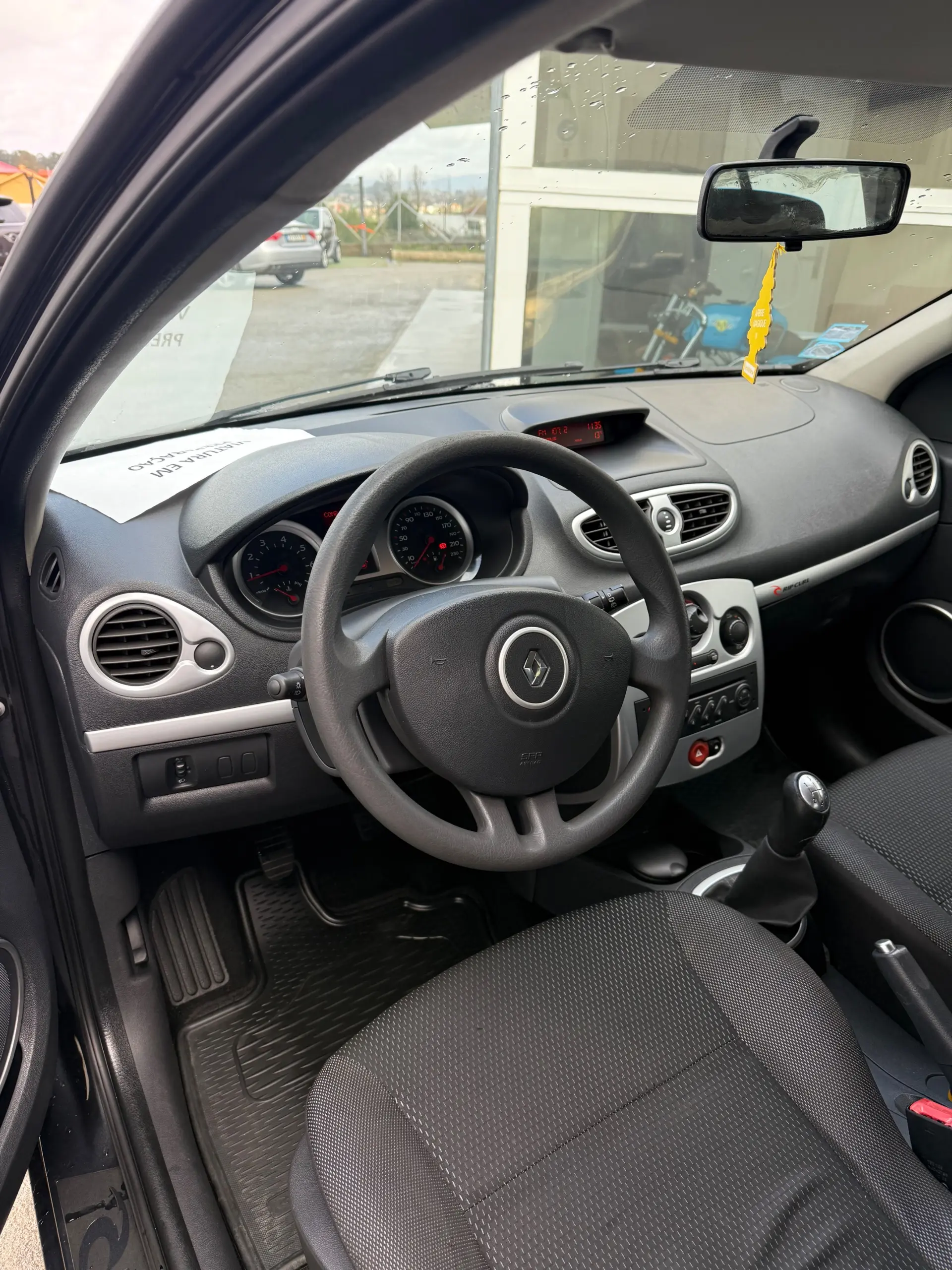 Renault Clio 1.2 16V Rip Curl 5