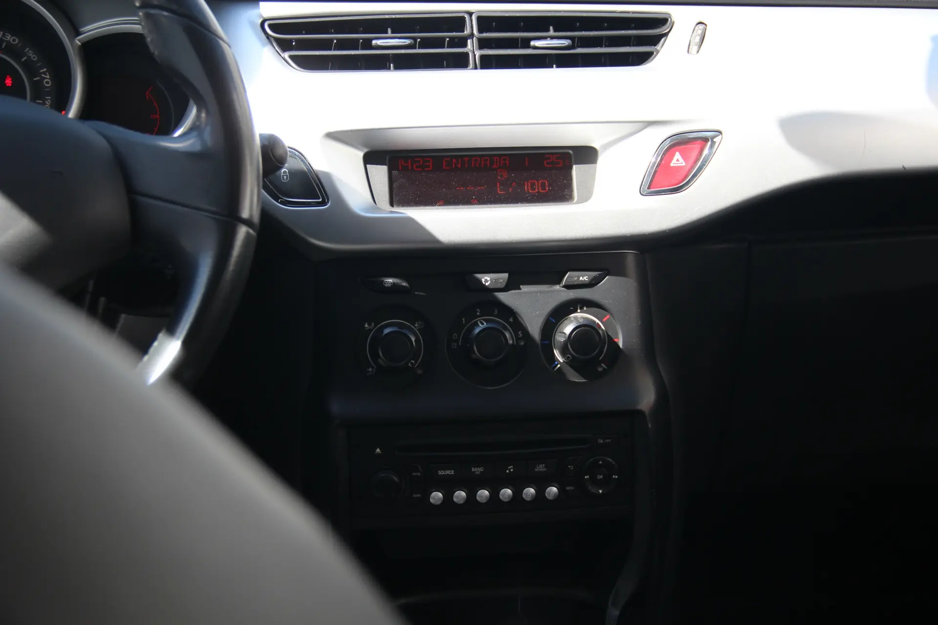 Citroën C3 1.2 VTi Attraction 8