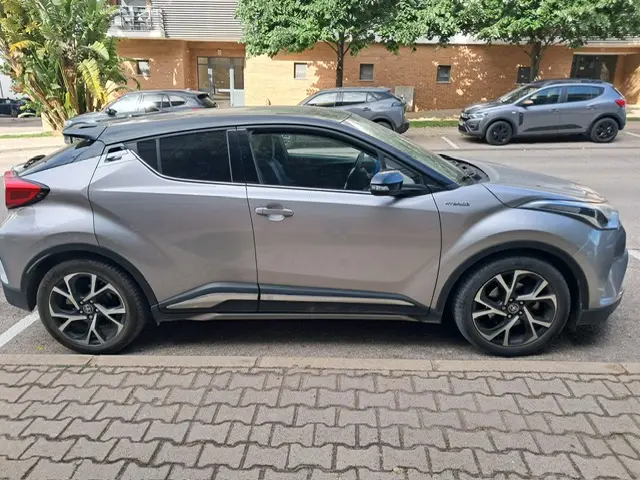 Toyota C-HR HSD Comfort + P.Style 2