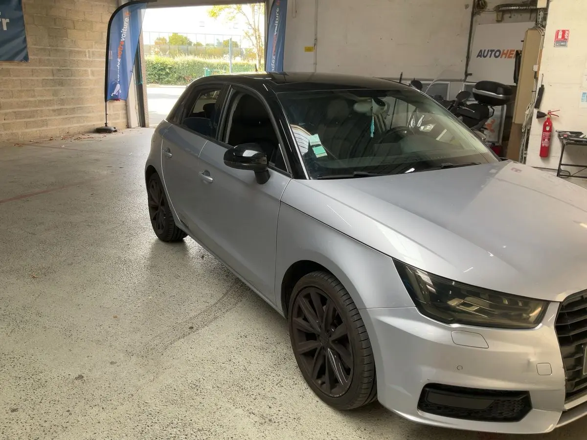 Audi A1 Ambition Luxe 2