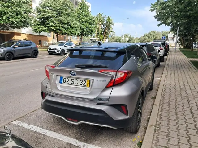Toyota C-HR HSD Comfort + P.Style 3