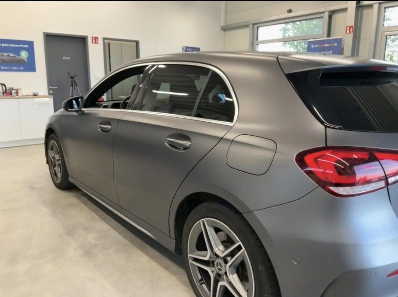 Mercedes-Benz A 250 e 8G-DCT Edition AMG Line 3