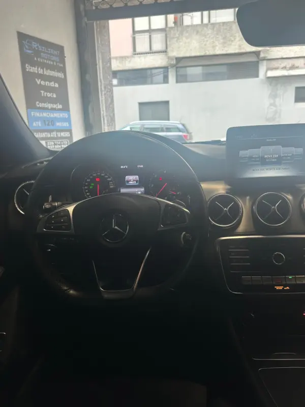 Mercedes-Benz CLA 180 d Shooting Brake AMG Line Aut. 19