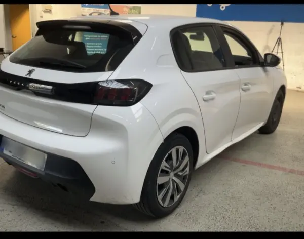 Peugeot 208 1.2 PureTech Active 5