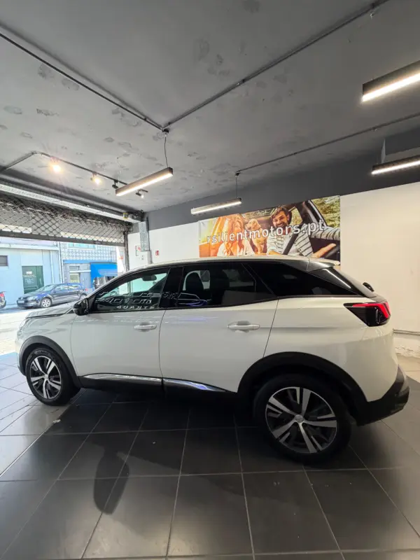 Peugeot 3008 1.5 BlueHDi Allure Pack EAT8 11