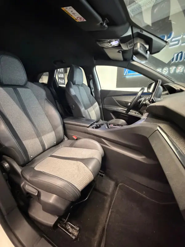 Peugeot 3008 1.5 BlueHDi Allure Pack EAT8 21