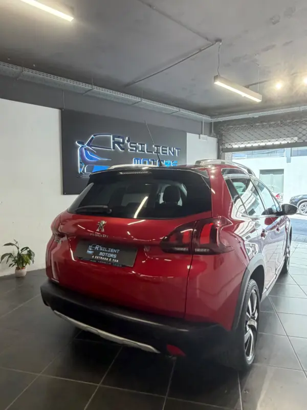 Peugeot 2008 1.2 PureTech Style 8